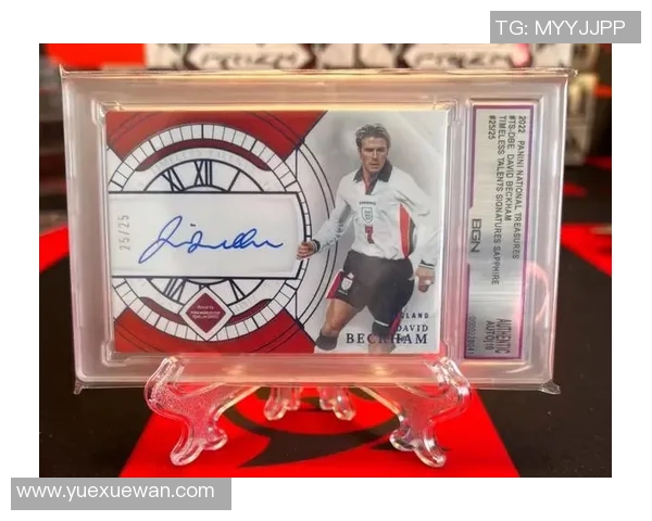 精美挂件卡片球星足球收藏版，多款球员形象助力足球迷热爱球场魅力