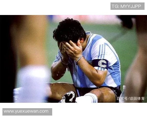 足球巨星泪洒赛场背后原因揭晓 令人心碎的痛哭瞬间引发热议 足球巨星泪洒赛场背后原因揭晓 令人心碎的痛哭瞬间引发热议